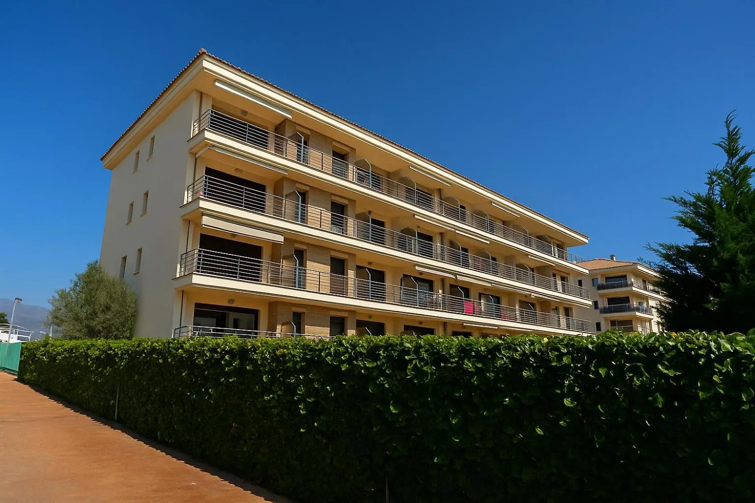 Roses Confort Beach Ev Milleni